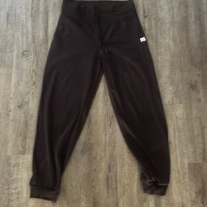 Vuori Daily Jogger Brown size medium